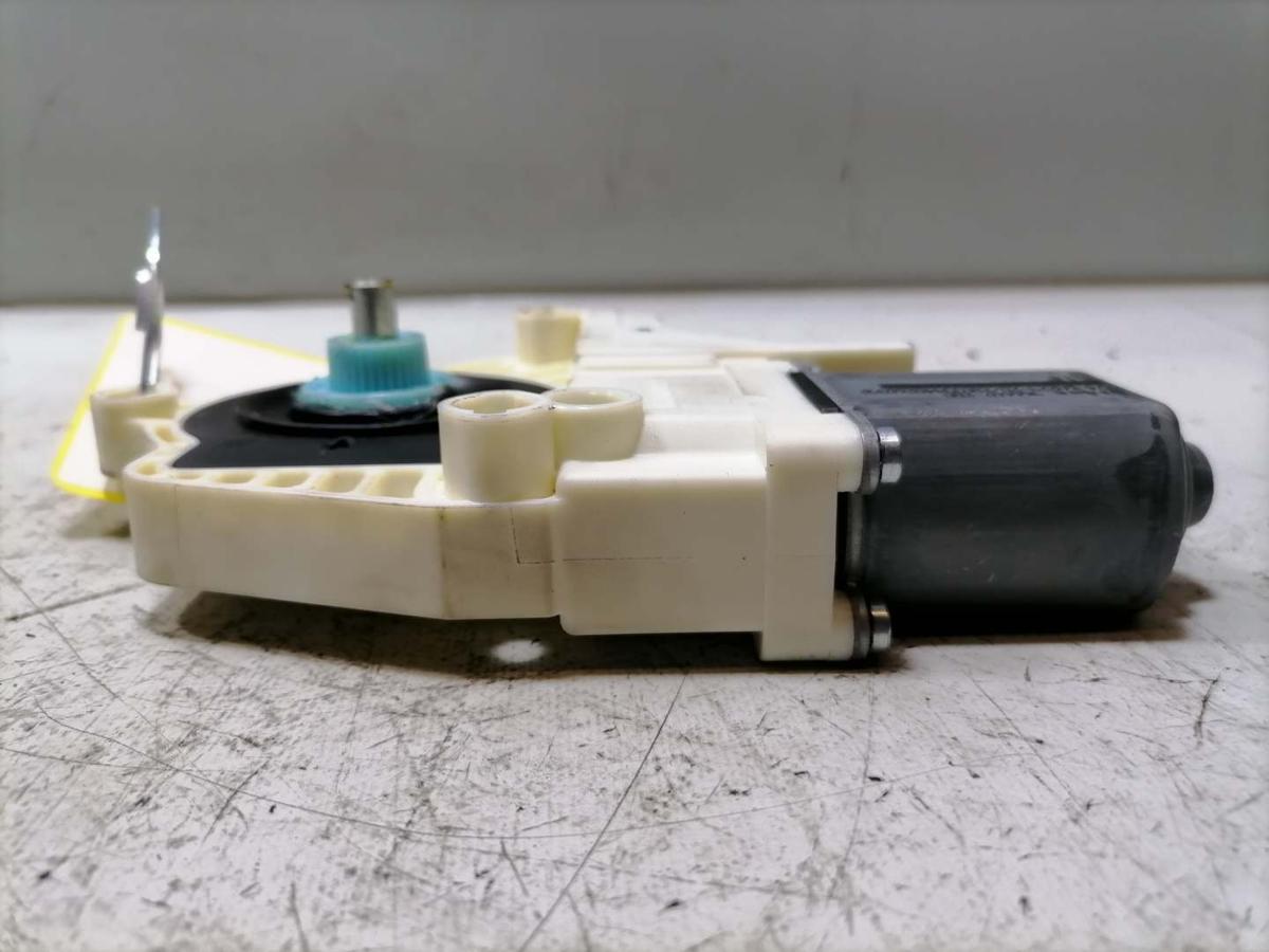 Audi A4 8K B8 original Fensterhebermotor hinten rechts Bj.2009